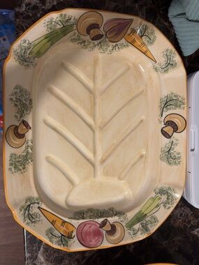 Hand-Painted Vegetable Motif Ceramic Platter - Cream & Multicolor